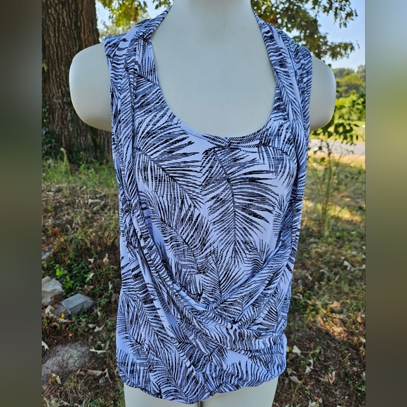 WHBM Palm Wrap Top - Picture 2 of 10